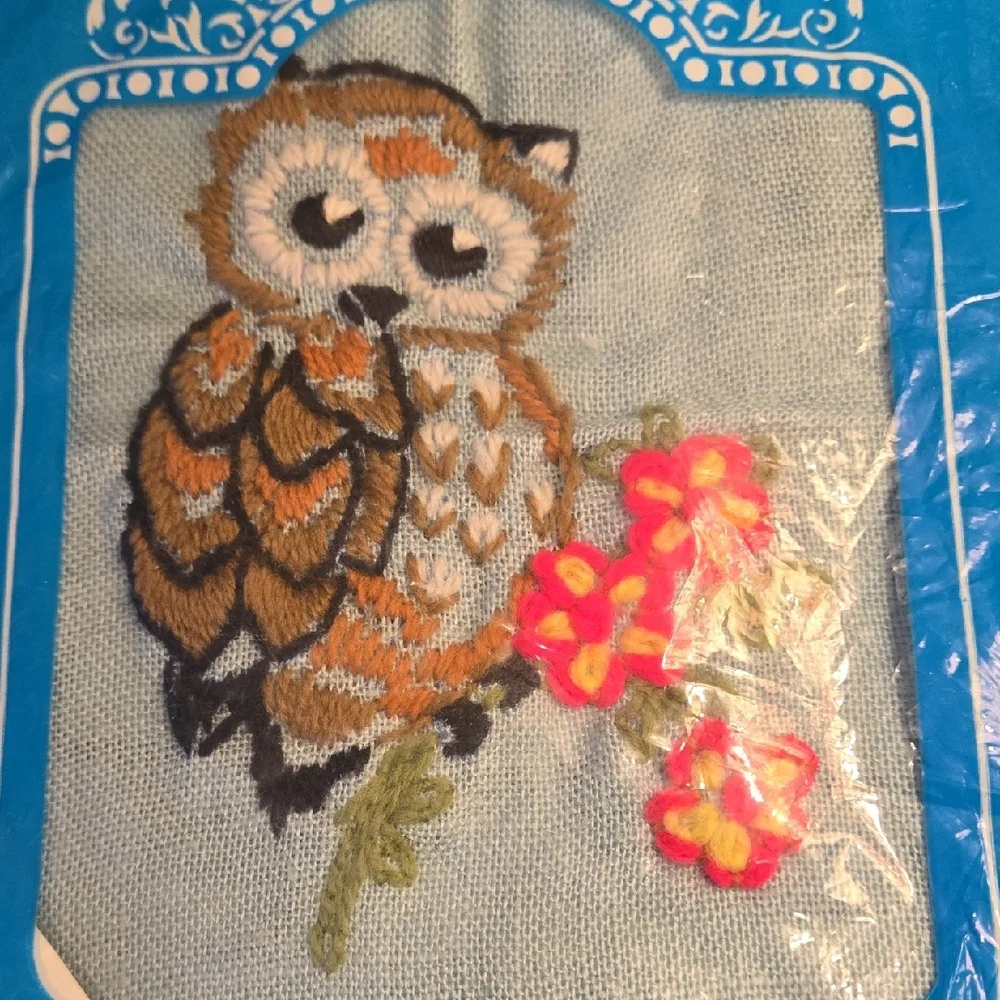 Vogart Owl Embroidery Kit - Picture 3 of 8